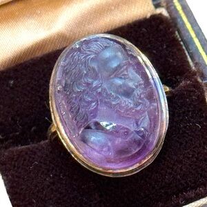 Stunning Antique Victorian hand carved Amethyst Cameo roman soldier Ring RARE